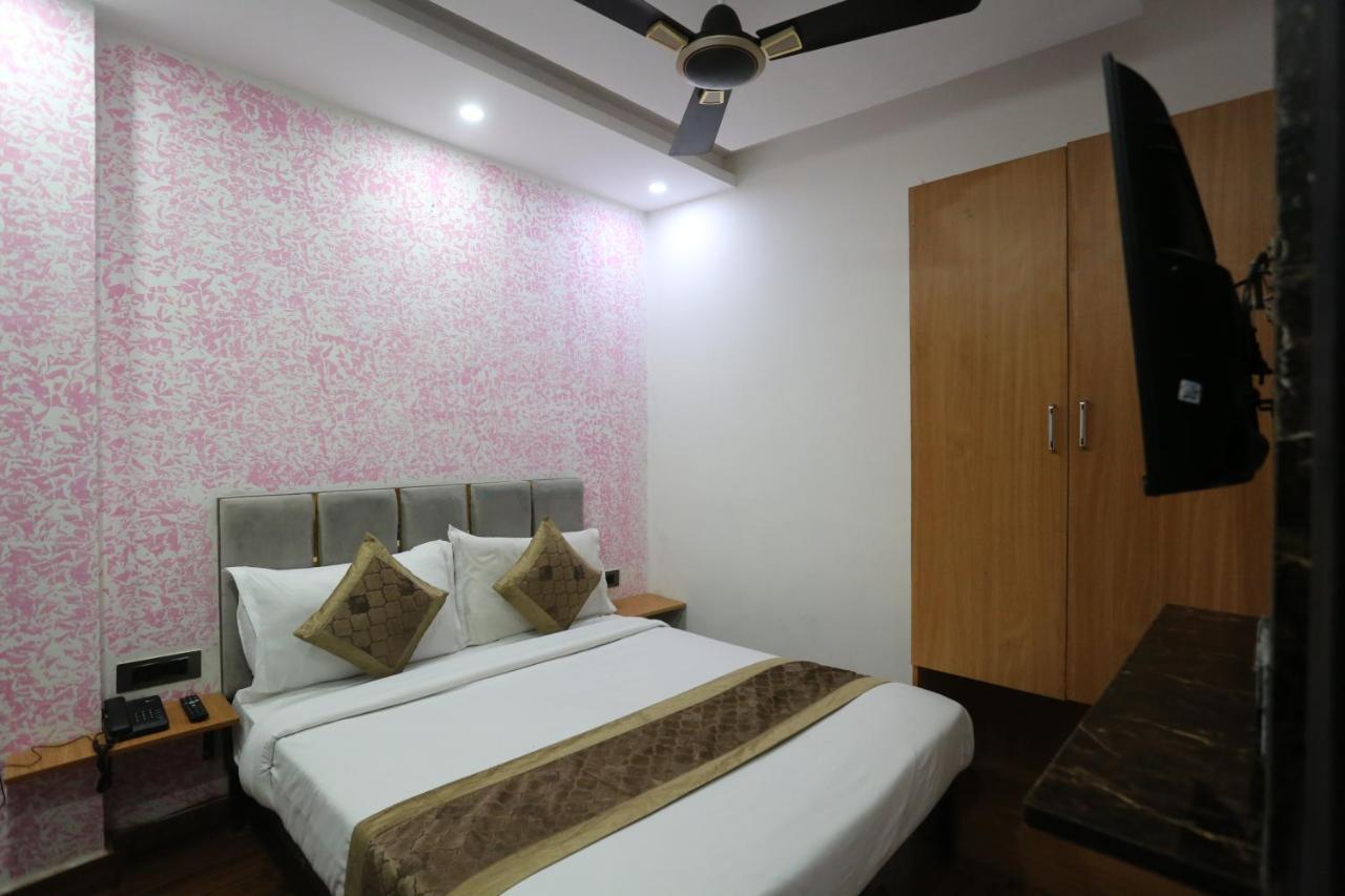 Hotel Twamev Couple Friendly Laxmi Nagar ニューデリー エクステリア 写真