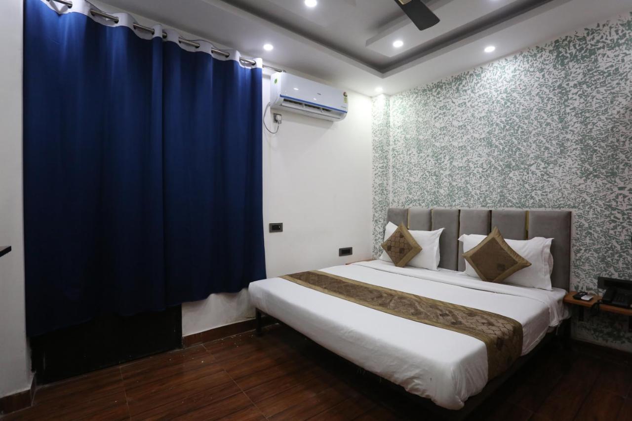 Hotel Twamev Couple Friendly Laxmi Nagar ニューデリー エクステリア 写真