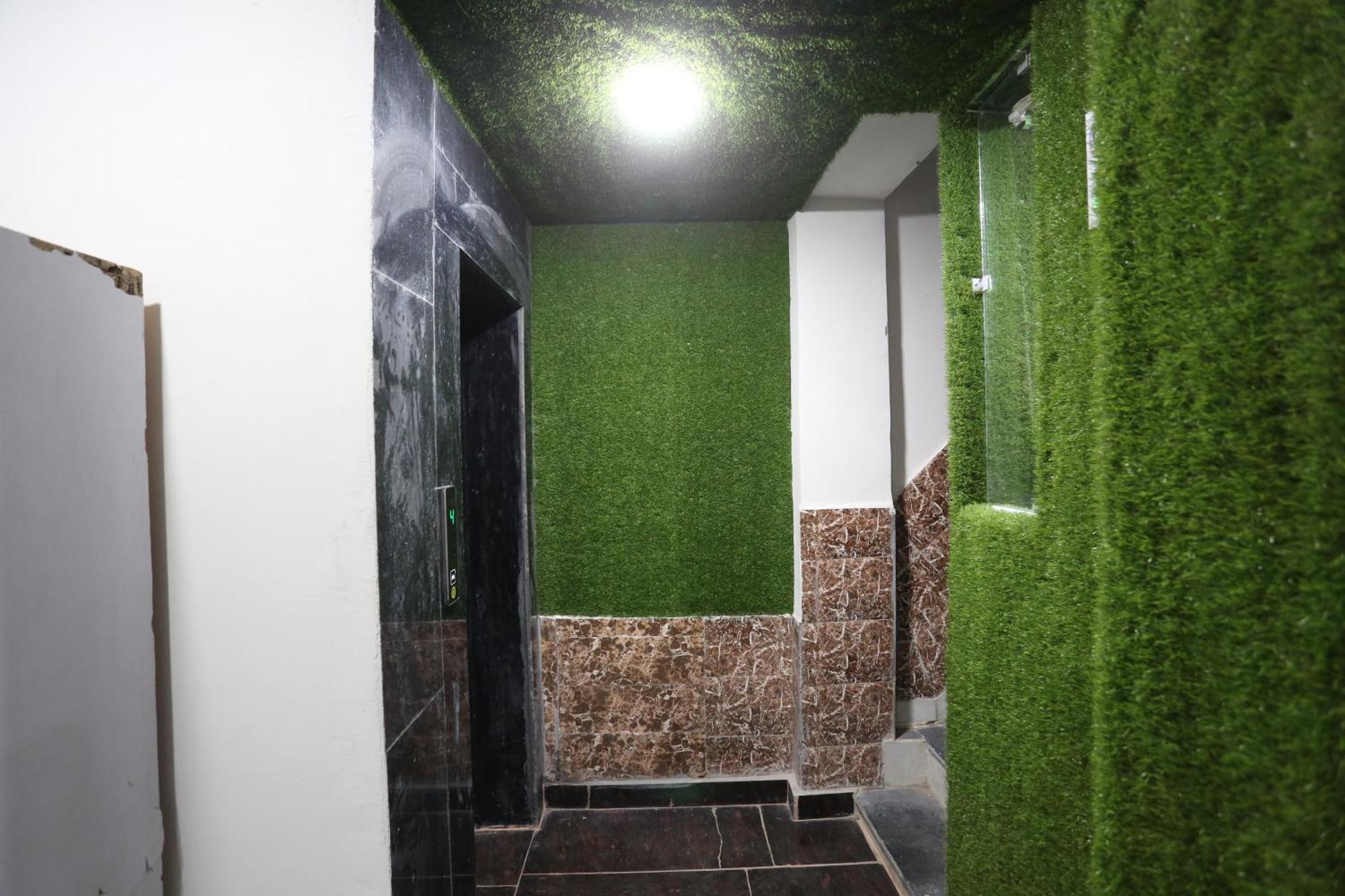 Hotel Twamev Couple Friendly Laxmi Nagar ニューデリー エクステリア 写真