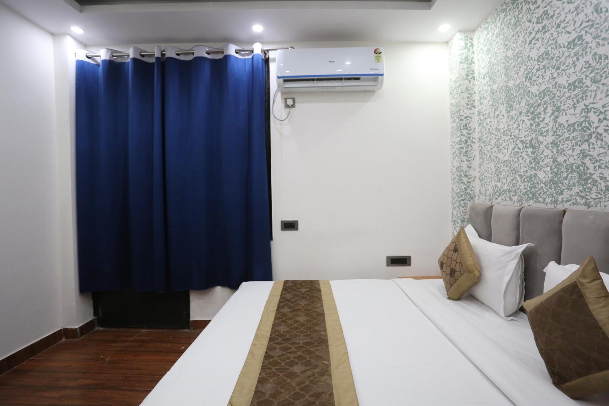 Hotel Twamev Couple Friendly Laxmi Nagar ニューデリー エクステリア 写真