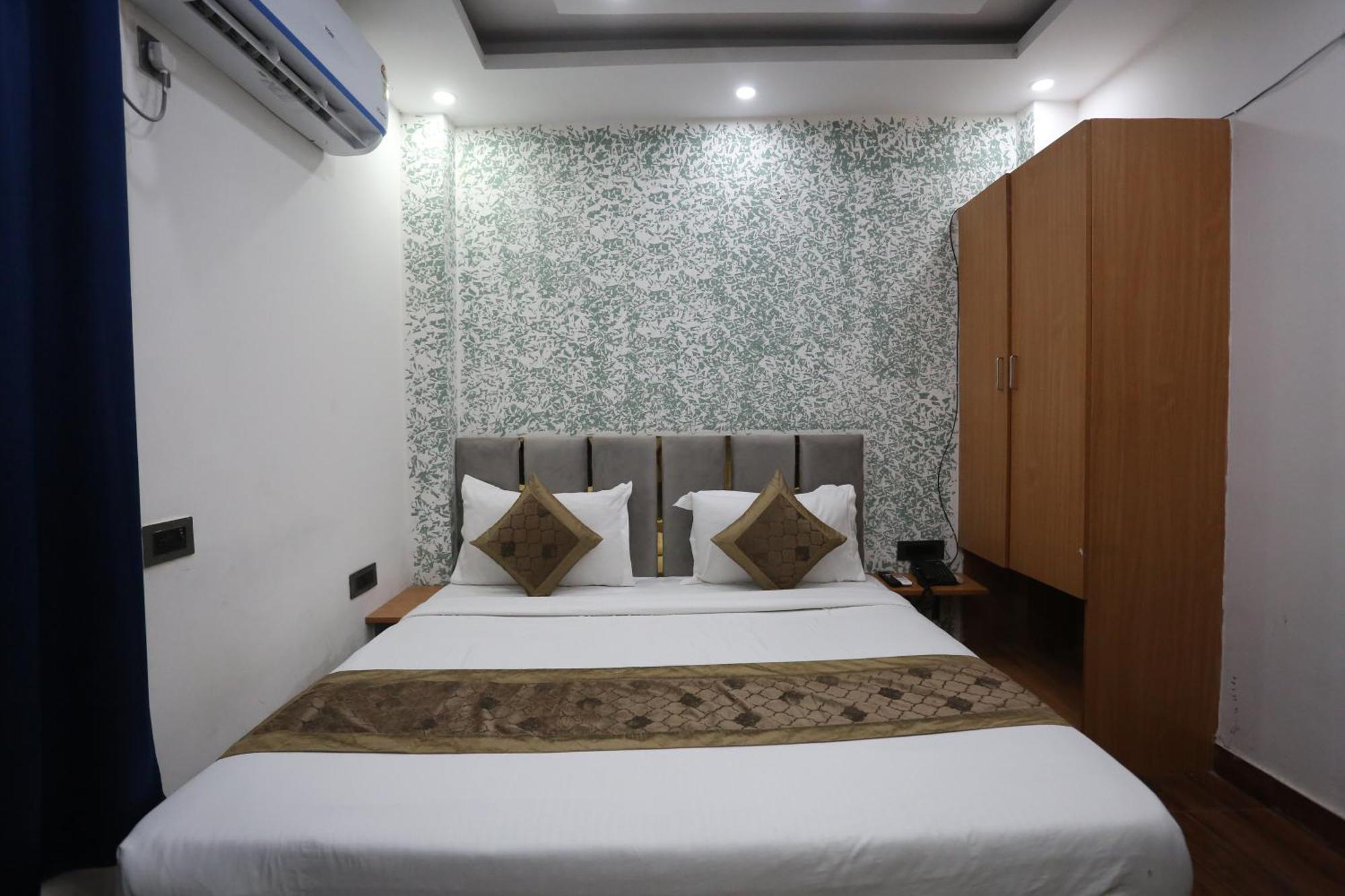 Hotel Twamev Couple Friendly Laxmi Nagar ニューデリー エクステリア 写真