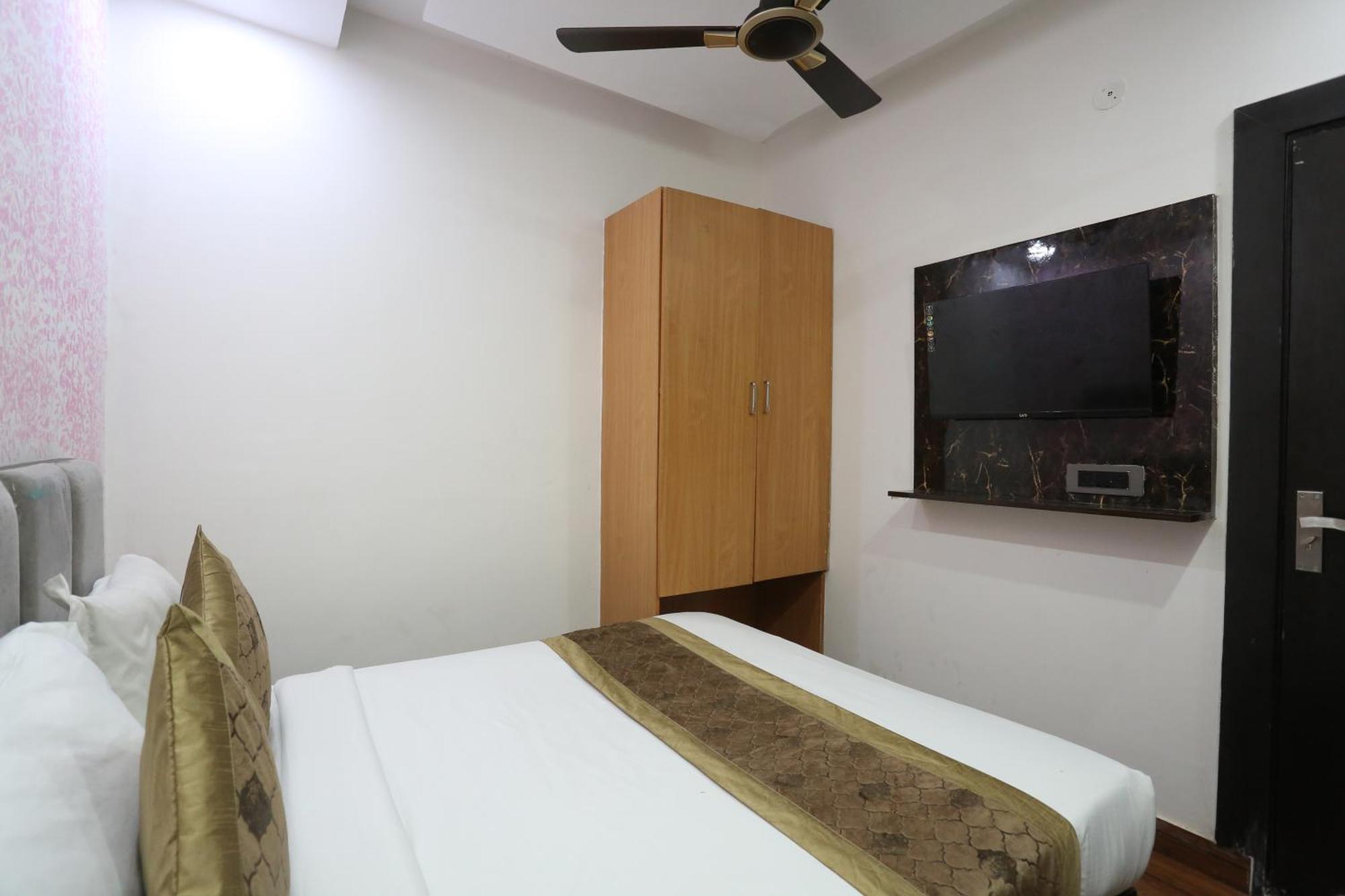 Hotel Twamev Couple Friendly Laxmi Nagar ニューデリー エクステリア 写真
